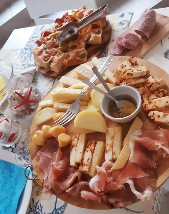Accanto A Te - Charme Rooms Весте Екстериор снимка