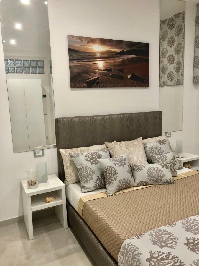 Accanto A Te - Charme Rooms Весте Екстериор снимка