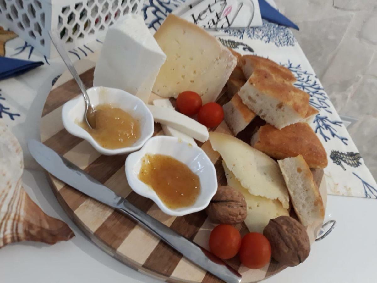Accanto A Te - Charme Rooms Весте Екстериор снимка