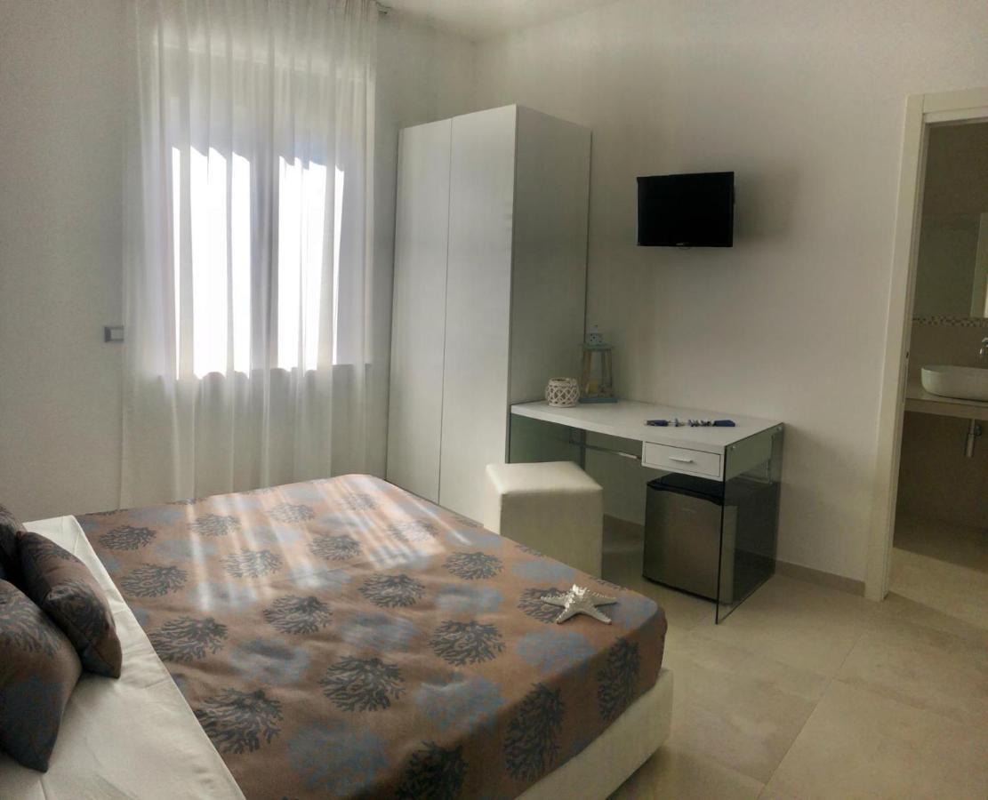 Accanto A Te - Charme Rooms Весте Екстериор снимка